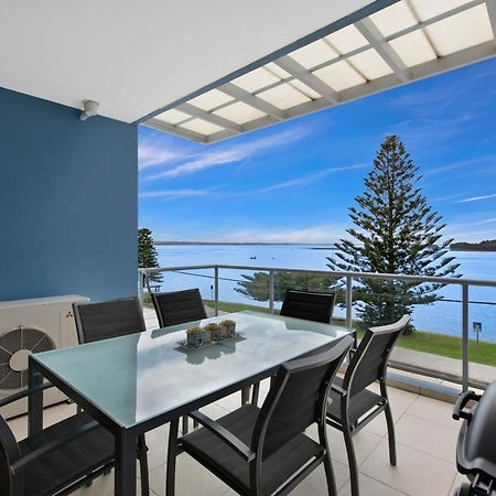 Lakeside Waterfront Apartment The Entrance Exterior foto