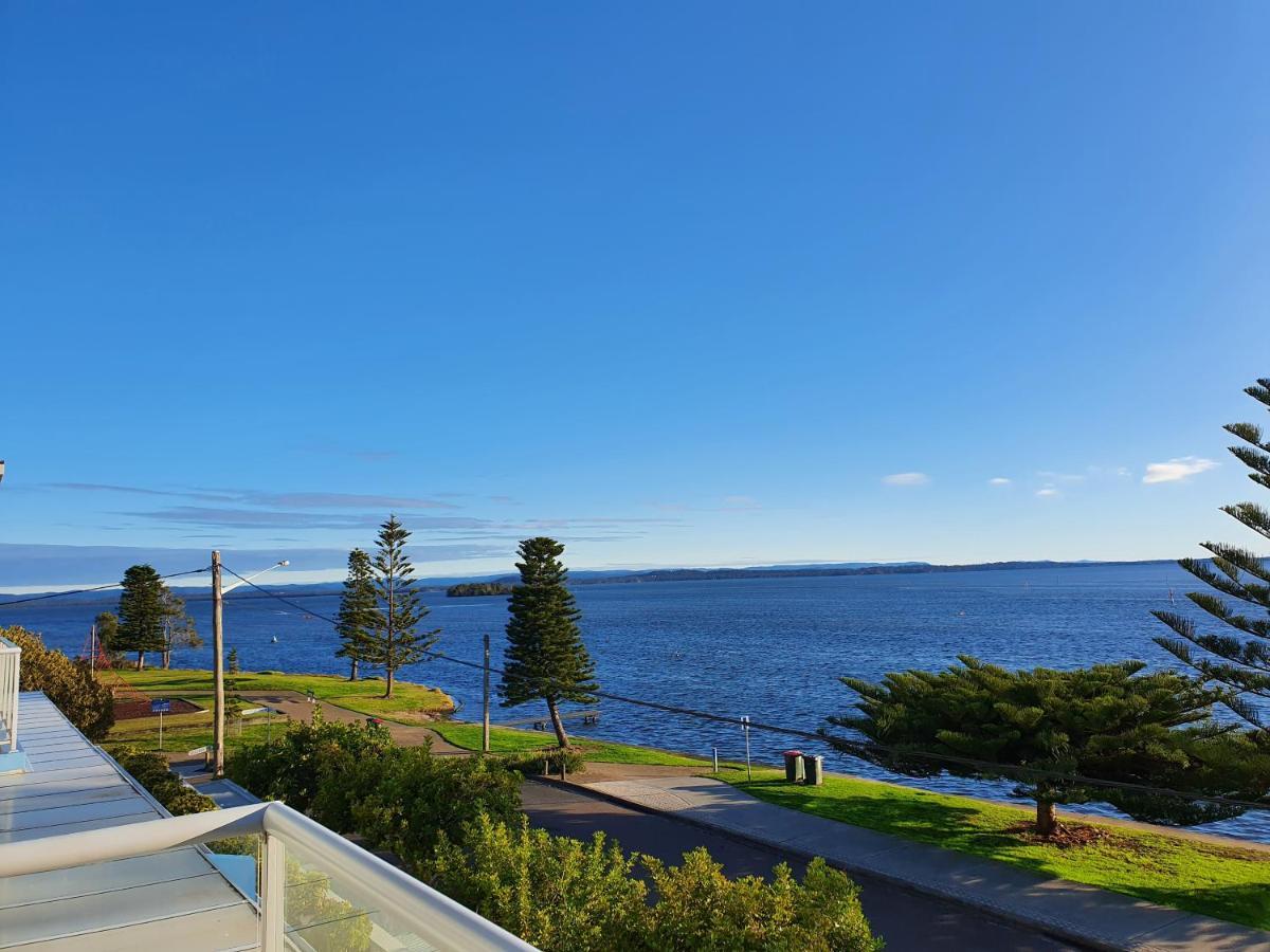 Lakeside Waterfront Apartment The Entrance Exterior foto