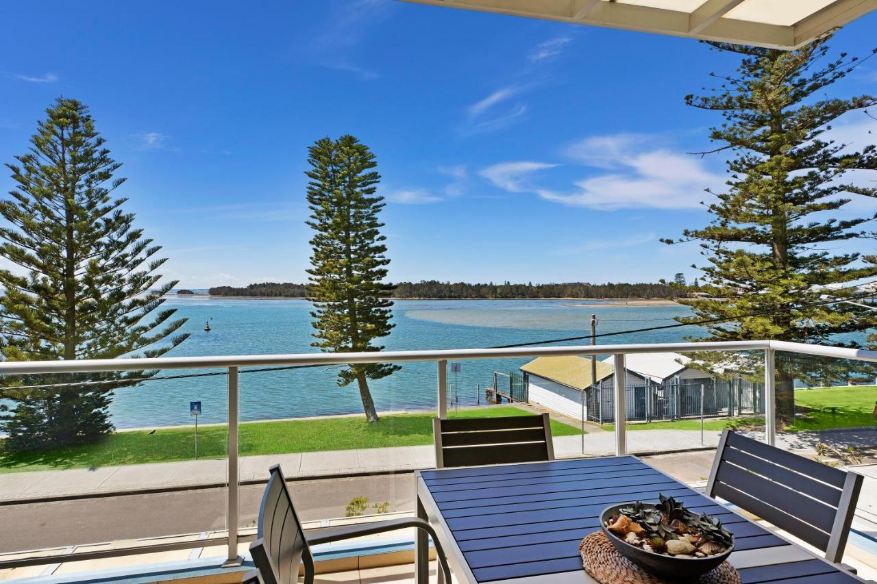 Lakeside Waterfront Apartment The Entrance Exterior foto