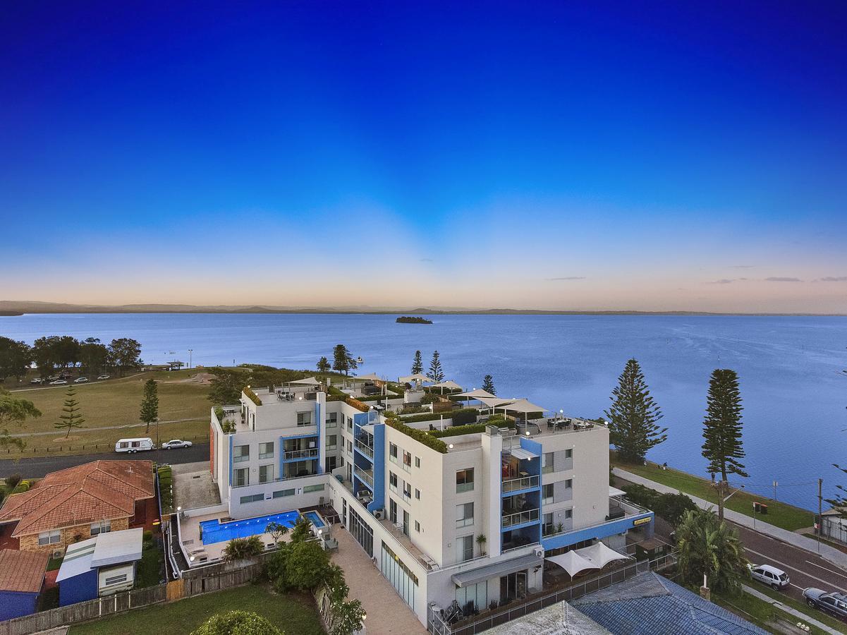 Lakeside Waterfront Apartment The Entrance Exterior foto